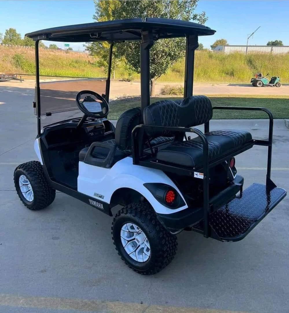 Yamaha Drive2 EFI Gas Golf Cart view 2