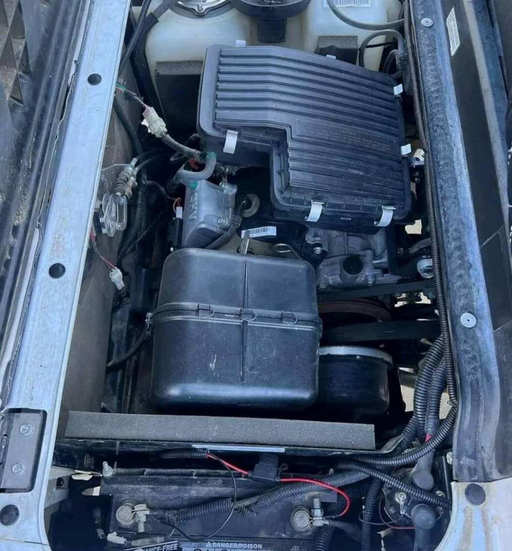 Yamaha Drive2 EFI Gas Golf Cart view 3